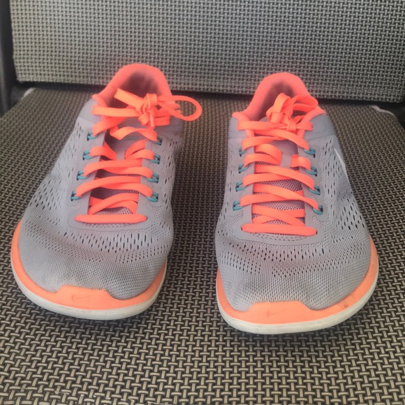 Nike free runs - Picture 2 of 5